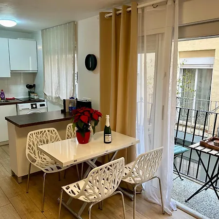 Cozy Apartment In The Center Of Benidorm Old Town Exterior foto